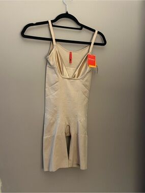 SPANX Nude/Tan Full-Body Shaping Bodysuit with Adjustable Straps